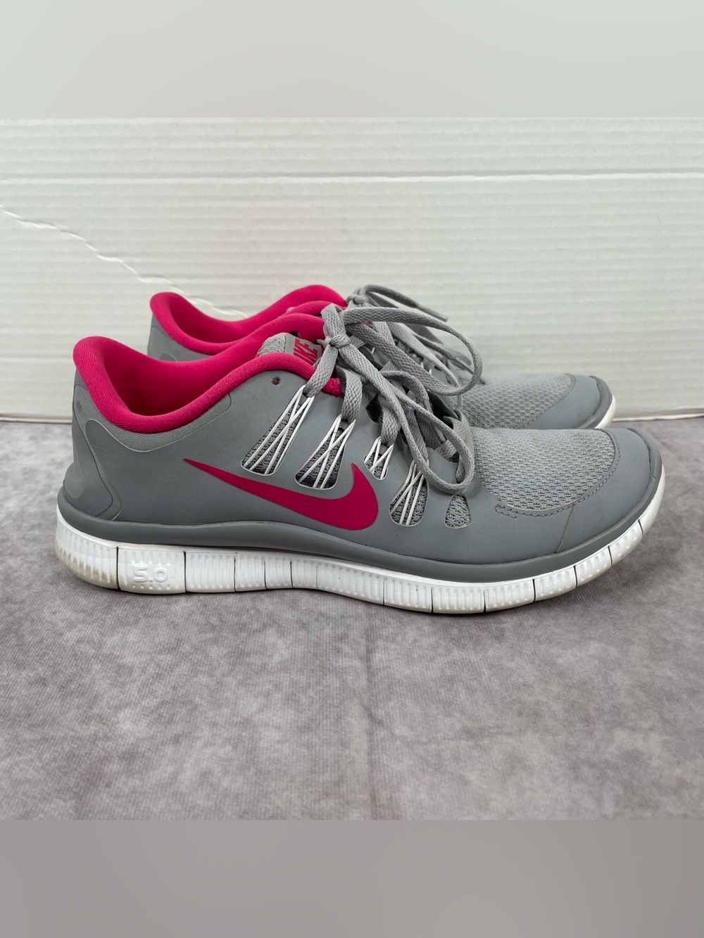 Nike Free Run 5.0 Sneakers Shoes Womens Size 9 Pink Gray Running 580591-010